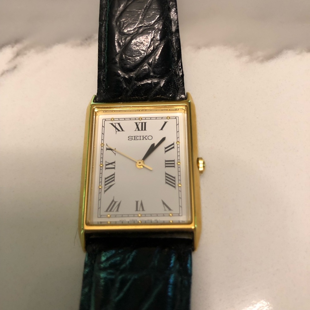 Seiko Tank Water Resistant Black Leather Band Watch V701-5E10 - Picture 2 of 4